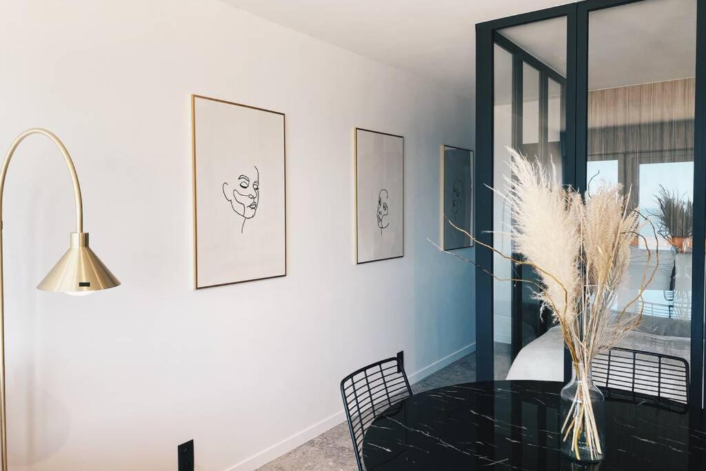 Ferienwohnung Wonderful Architect Designed Flat With Sea View Ostende Exterior foto